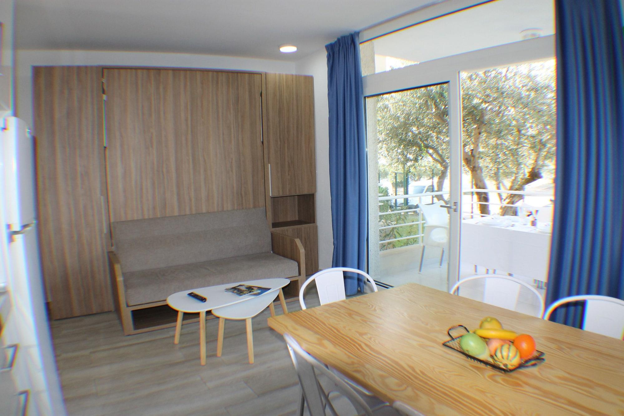 Agi Rescator Apartment *